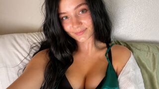 Ari Frost: ASMR Let​‘s Watch a Movie 🤍
