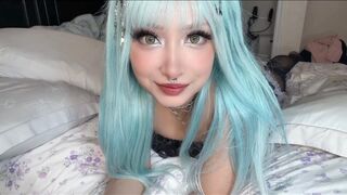 Dee Moo Ra: Eye Gazing ASMR