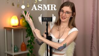 Emma Ruby: ASMR Ear Cleaning with Gloves!