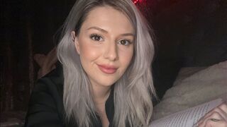 Jessica River: ASMR Mommy Roleplay Story Time At Bedtime