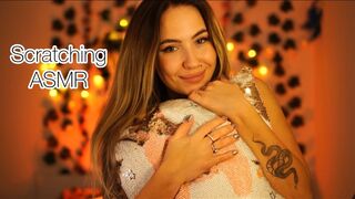 Bella Mur: Scratching pillow ASMR
